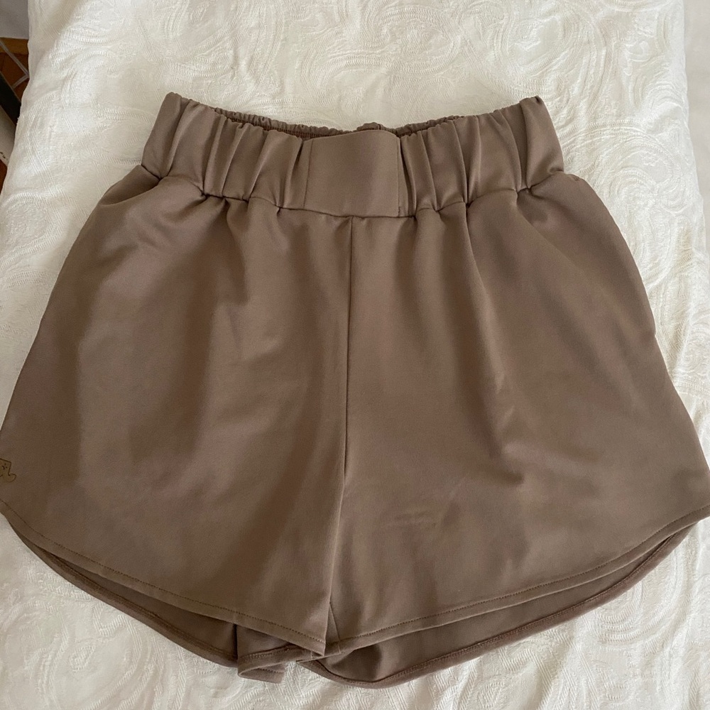 Jo+Jax Activewear Short. AXS. Super comfy short that matches Upper cut top.